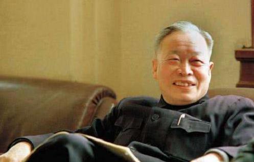 你的育儿经|他被同学取绰号，父亲听后将绰号改为真名，如今这名字家喻户晓