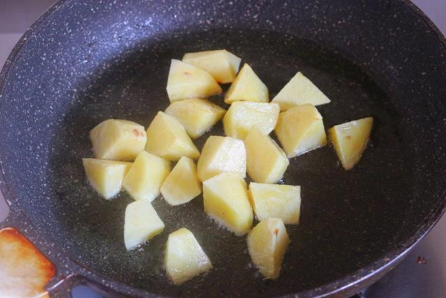 炖豆角，看着简单不会真做不好，牢记3点，才能鲜香下饭滋味浓郁