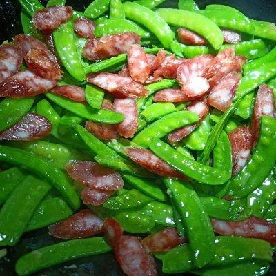 你家常腊肠荷兰豆的正宗做法，简单几步，越吃越上瘾