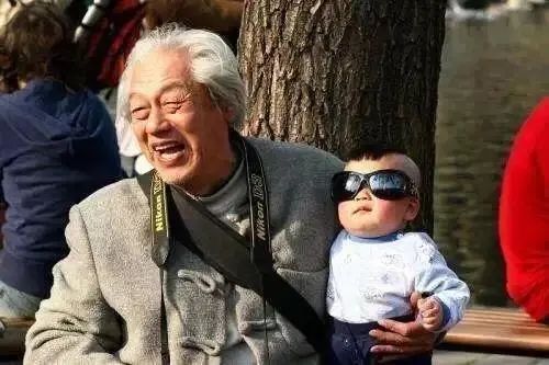 【暖先生格调】“隔代亲”到底有多亲？