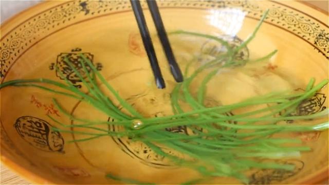 白菜浑身都是宝，教你秘制做法，不炒不炖，鲜嫩多汁，营养丰富