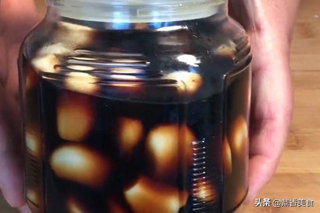 腌腊八蒜，牢记3放3不放，大蒜粒粒碧绿，汤汁酸甜，脆爽可口