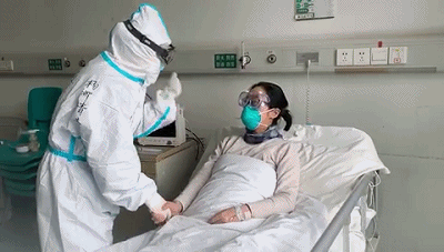 光明网：身患新冠肺炎的双胎产妇在隔离病房“坐完月子”后，说了这句话