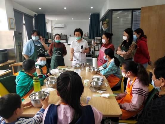 超级宝妈■江北新区新庄社区开展感恩母亲节亲子烘培活动