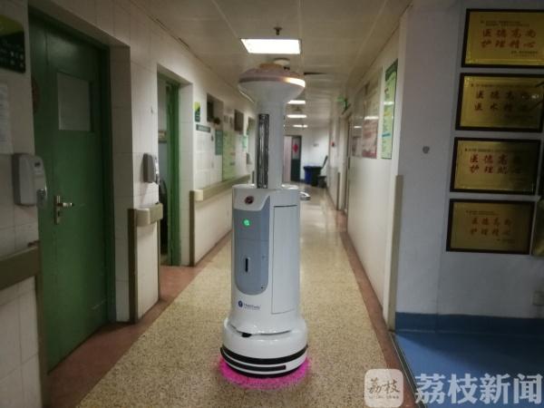 中国江苏网：多款机器人走上防疫一线 助力全民战疫