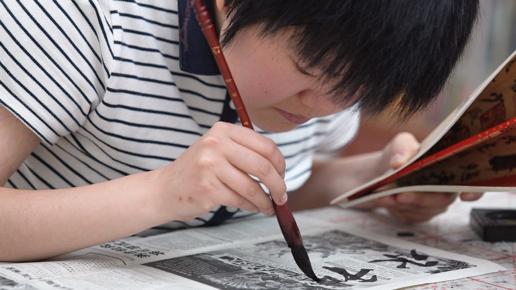 义卖|我的病一万人里才有一个，但我不怕痛，我长大要成为医生，破解自己的基因密码