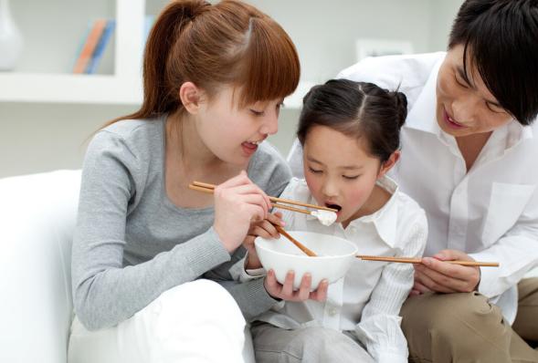 孩子老积食，提醒各位家长：3种坑娃的喂饭方法，你避开了吗？