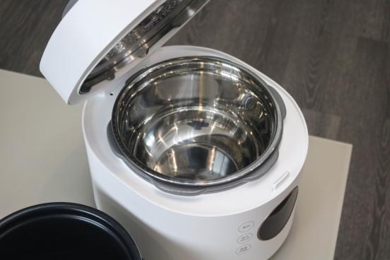 是电饭煲又是压力锅，臻米FY1技多不压身，让我爱上烹饪的感觉