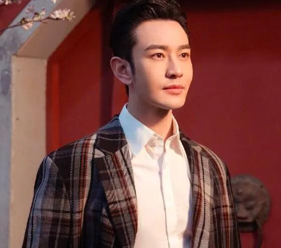 我最闪亮亮|baby带儿子玩耍被泼一头沙子,黄晓明妈妈陪同婆媳关系一目了然