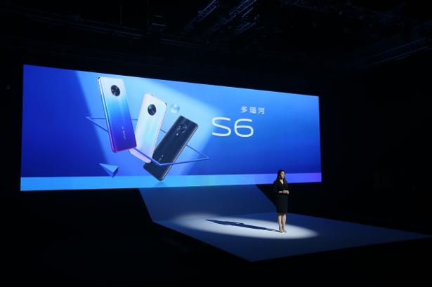 新华网客户端■洞察年轻消费群体 5G vivo S6系列正式发布