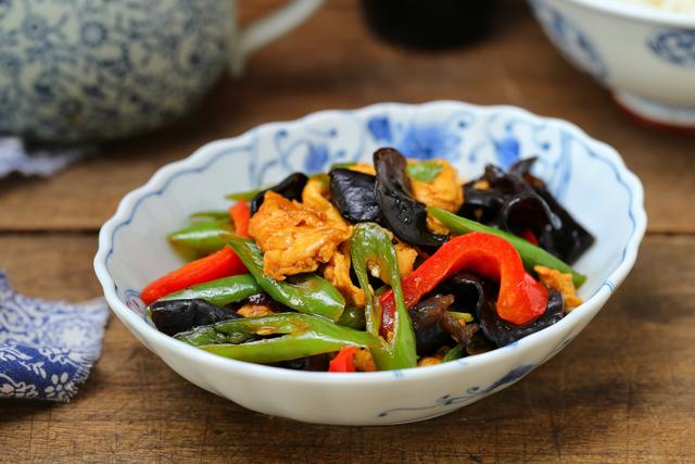 每次一遇到这菜就要两碗米饭打底，简单十分钟上桌，营养好吃