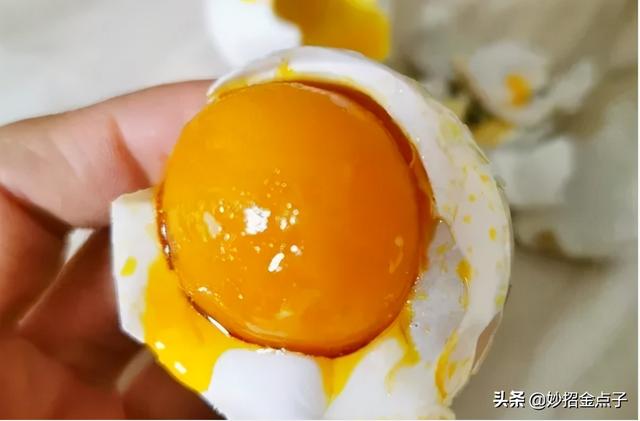 咸蛋这样子腌制，个个流油起砂，只需要注意4点关键步骤，超实用