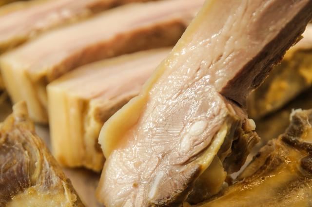 叫板光头卤鸭！这位70岁的建德爷爷，就因为太馋这口家乡味在采荷开了家板鸭店