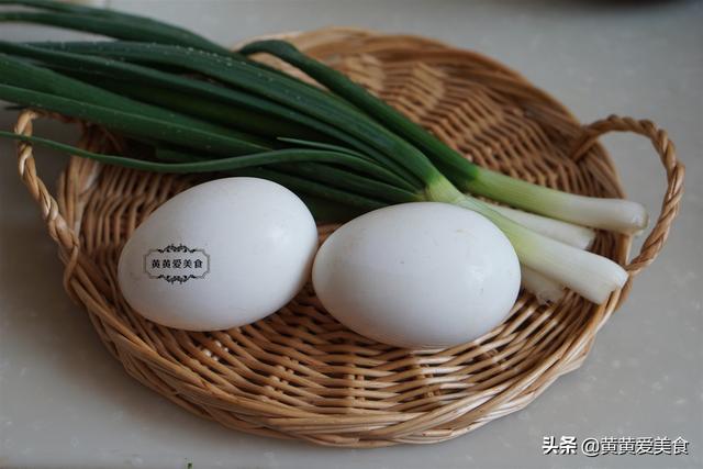 「你的育儿经」4月，宁愿少吃肉，也要多给孕妇吃这菜，口感鲜嫩，好吃不上火