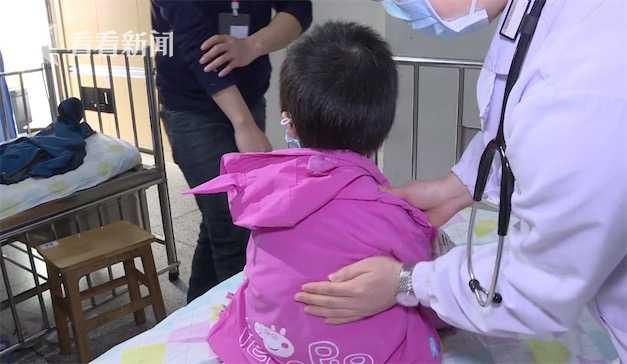 #你的育儿经#体质不好？5岁女童呼吸不畅常咳嗽 竟是西瓜籽卡气管近两年