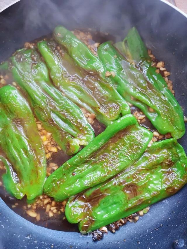 虎皮青椒：鲜辣美味，太下饭了