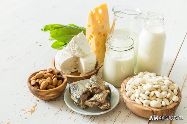 [你的育儿经]营养科专家：一岁前，宝宝的辅食得这样吃，家长不要做错了