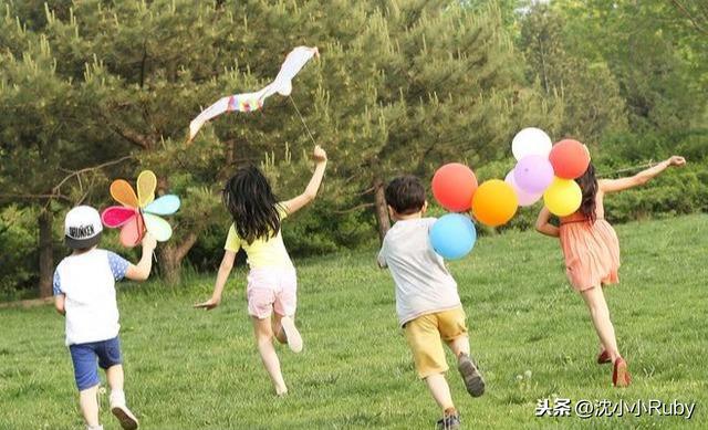 【超级宝妈】给孩子选购衣服,有了以下四点,健康舒适还不缺帅气