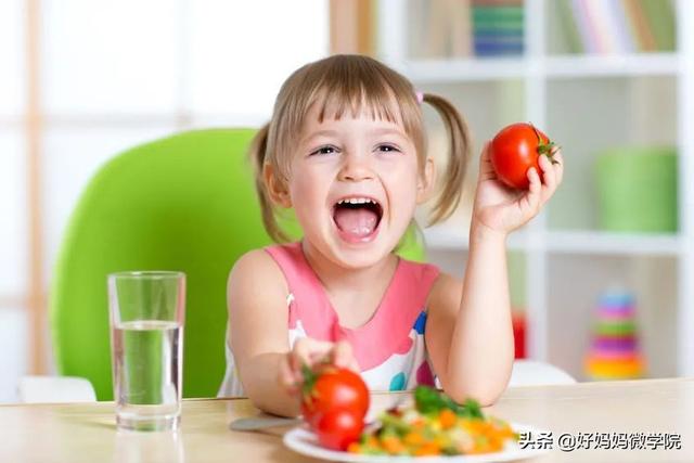 #超级宝妈#孩子还小，就随便可以逗着玩儿？