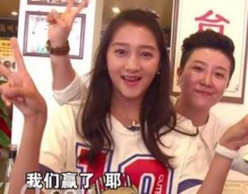 超级宝妈@有种“不公平”遗传叫关晓彤和姐姐，一个貌美如花，一个长相平庸