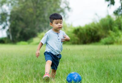 8岁孩子身高150，提醒各位家长：孩子积食有3种表现，莫忽视