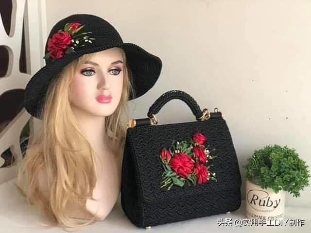 普拉达女王「针织作品」精美的帽子和包包套装,时尚的你值得拥有