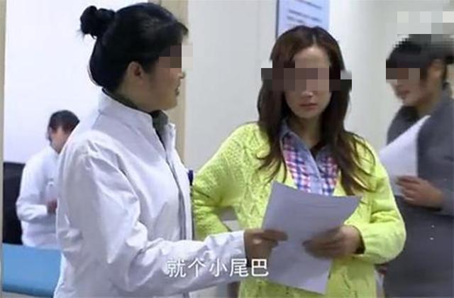 「超级宝妈」产检看到宝宝“吐泡泡”,准妈妈被萌化了,医生:还是打掉吧