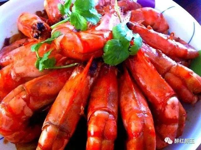 [你的育儿经]通红的诱惑，浓郁喷香，一口吸一个，一口嗦一个，孩子吃的很过瘾