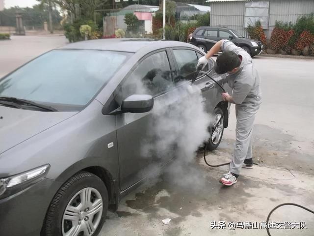 洗车需注意的5大禁忌，越洗越伤车，不少老司机都吃过亏