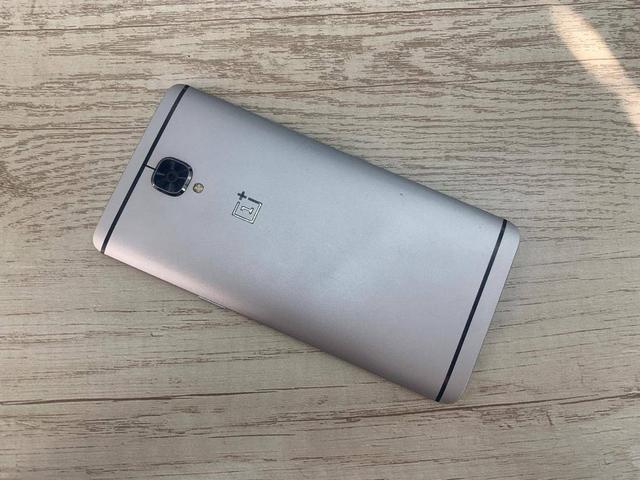 “欧皇”附体连抢两部一加8T，银时+青域双版本开箱