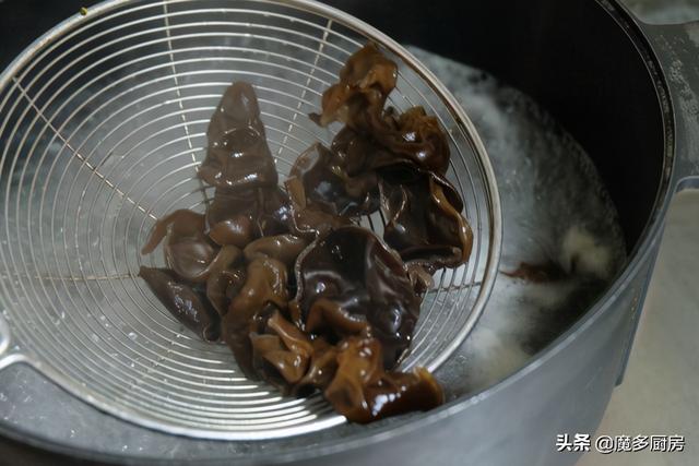 它们一起炒，简单营养好，口感清爽低脂健康，比肉还香