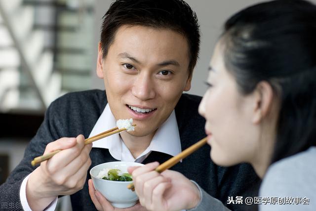 寿命长的男人，一日三餐有五个共性，若你五个都有，恭喜你很健康