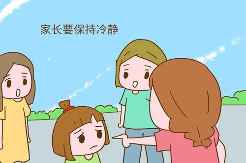 男孩忘带钥匙被逼爬10米阳台，高空崩溃大哭，妈妈反应让人心寒