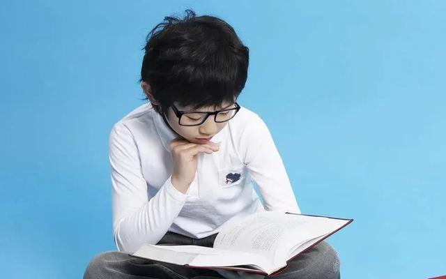 『超级宝妈』孩子上网课坐不住，是多动症吗