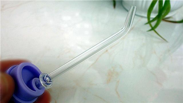 口腔清洁新工具，深度洁牙新体验——罗曼与丁香医生联名款冲牙器