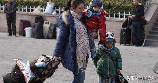 「你的育儿经」为母则刚,有孩子后变身女超人,宝宝动不动让人抱,到底是为什么