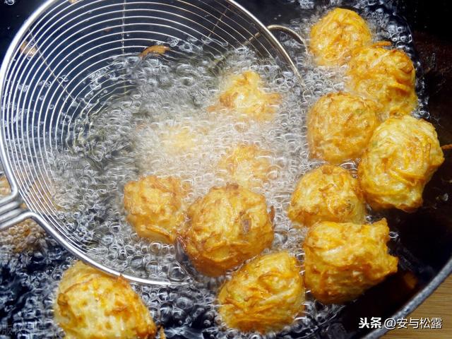 萝卜炸素丸子，外酥里嫩口感香甜，做法超简单的家常菜，可做零食