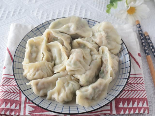 冬天饺子最爱这个馅，比韭菜香多了，一口一个吃不停嘴，特解馋
