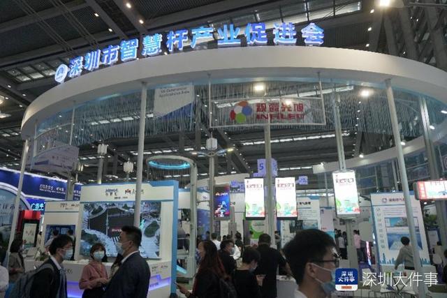 两年内深圳将落地2.4万根智慧杆，相关管理办法将尽早出台