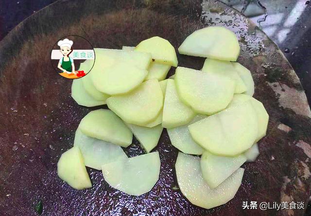 特别适合冬天吃的一道蒸菜，蒸一蒸就好，鲜香美味，营养还不上火