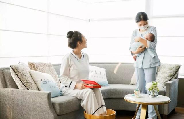 你的育儿经|产后坐月子出汗多是因为体虚吗？两个误区常犯，宝妈们要重视了