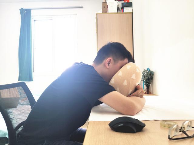 超级宝妈@儿童树洞午睡枕:保护孩子颈椎,有效避免驼背耸肩,告别手臂酸麻