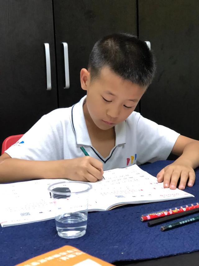 你的育儿经|致家长丨孩子练字方法在此，难得一见
