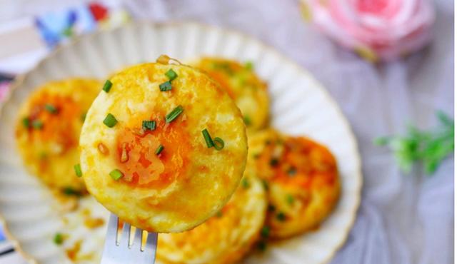 大人小孩都喜欢吃的糖醋荷包蛋，酸甜开胃很好吃，让人念念不忘