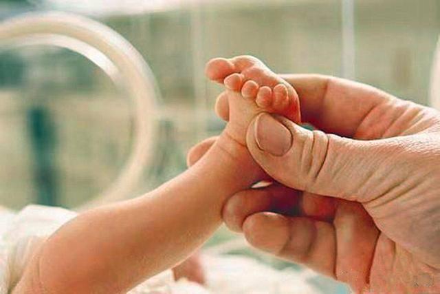 【你的育儿经】你希望宝宝生下来几斤?孩子出生体重,与这7个因素有关