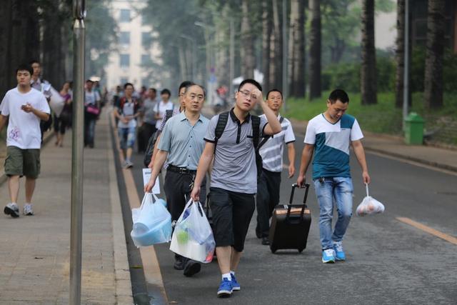 父母懂不懂规划，教育出来的孩子差别大，金钱观培养要趁早