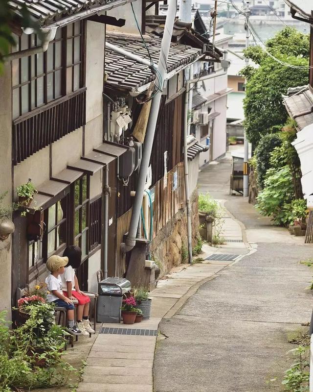 相亲相爱|暖心爸爸晒娃，却把孩子拍成宫崎骏动画，太治愈了