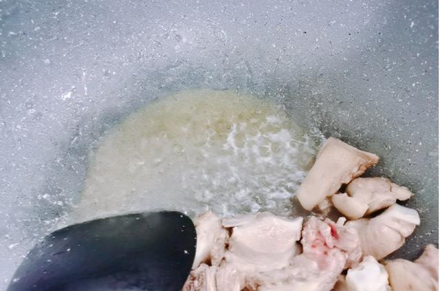 冬天，吃牛羊肉不如吃它，15块钱1斤，好吃不上火