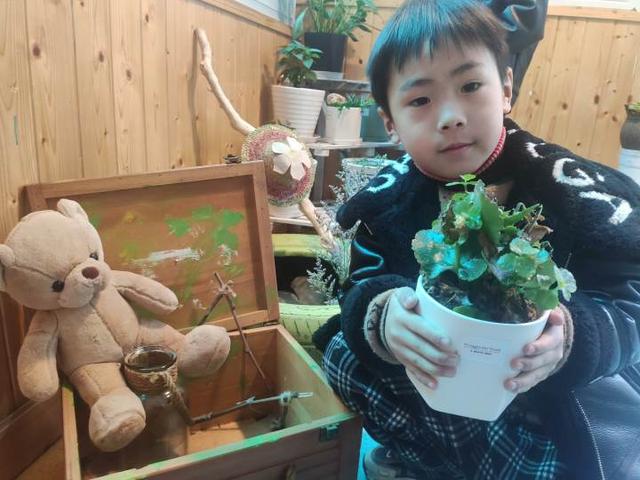 如何拥抱春天？这群幼儿园的娃娃学会了播种绿色