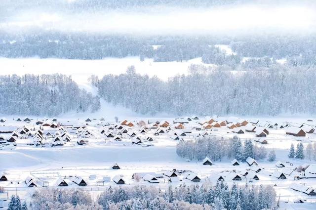 美文欣赏：浮世清欢，雪舞倾城